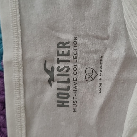 Cropped Halter Top - Picture 2 of 2